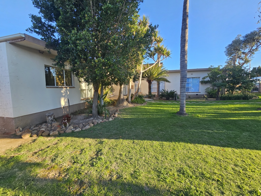 5 Bedroom Property for Sale in Riversdale Western Cape